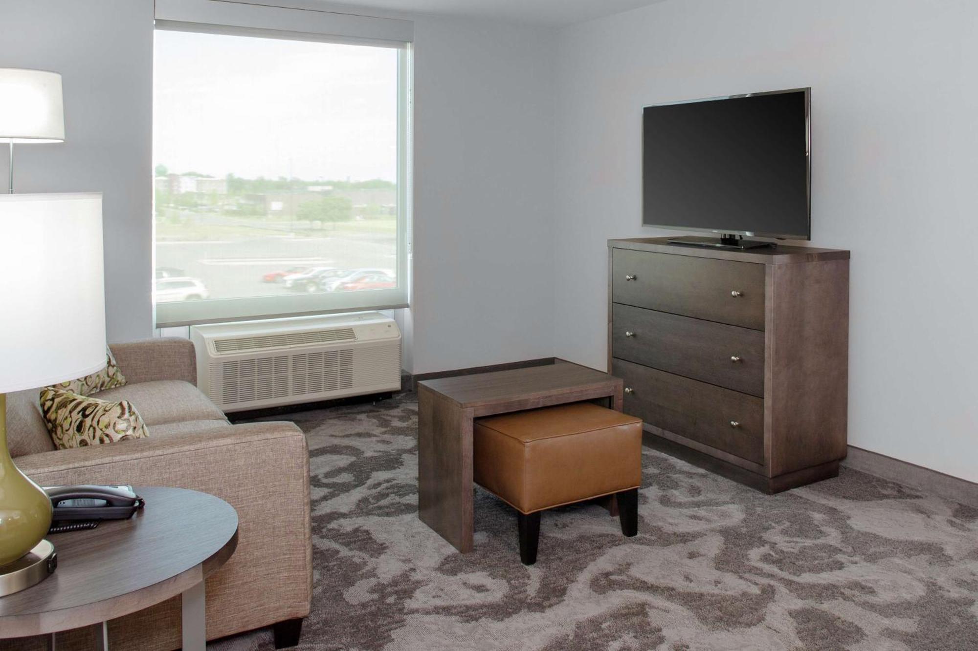 Homewood Suites By Hilton Lansing Eastwood Exterior photo